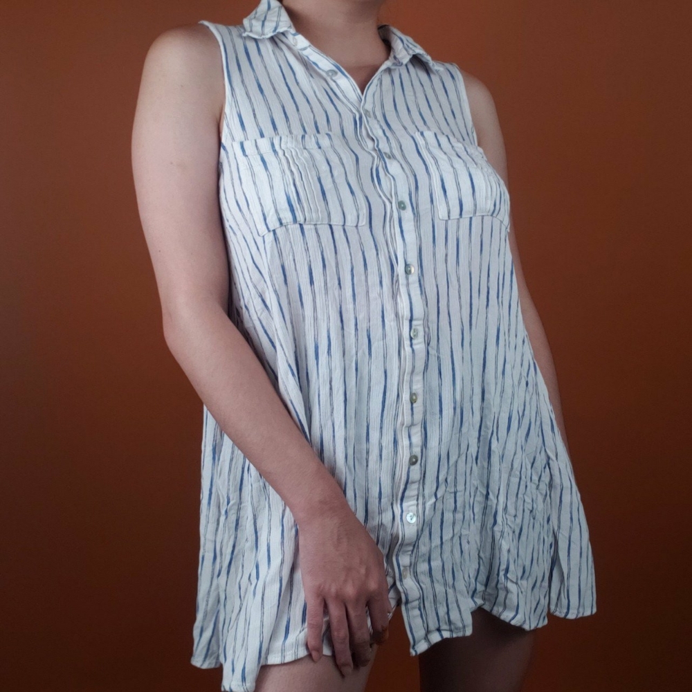 Beachy White & Blue Striped Flowy Collared Top